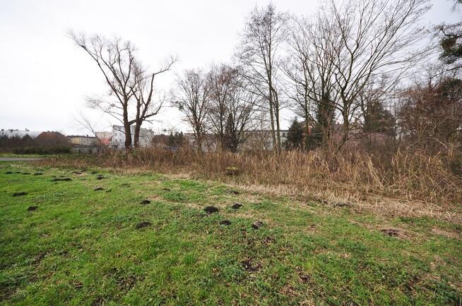 Działka na sprzedaż bud.-usług. 27 ar. Niemodlin