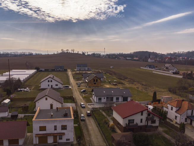 Nowoczesny dom parterowy z fotowoltaiką
