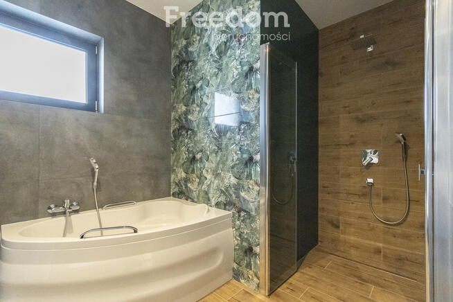 Nowoczesny dom parterowy z fotowoltaiką