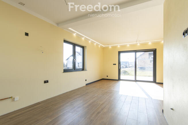 Nowoczesny dom parterowy z fotowoltaiką