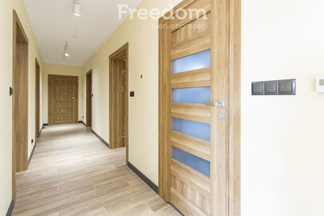 Nowoczesny dom parterowy z fotowoltaiką