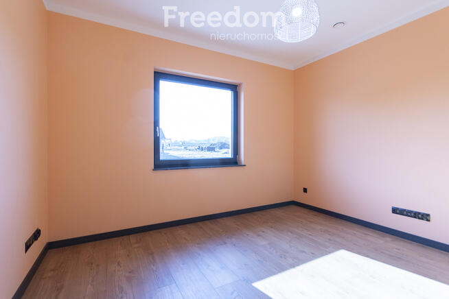 Nowoczesny dom parterowy z fotowoltaiką