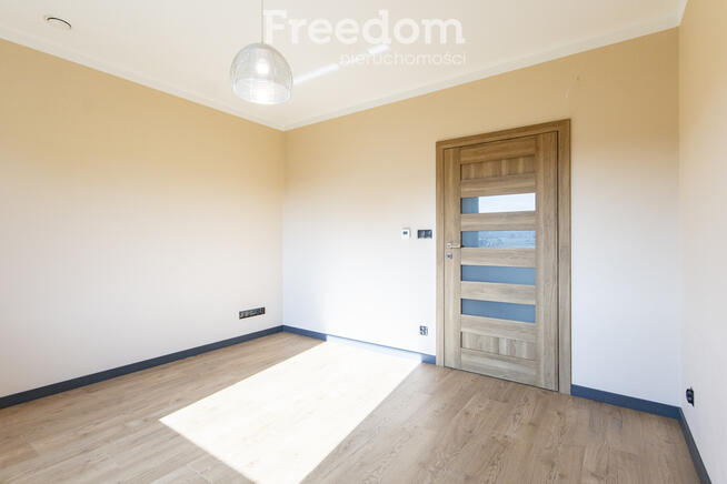 Nowoczesny dom parterowy z fotowoltaiką