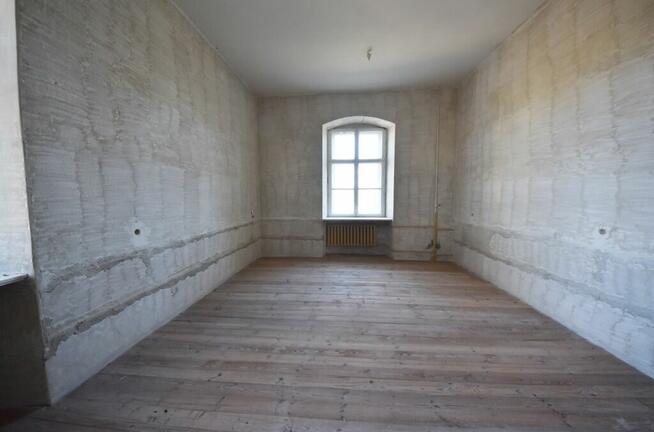 Na wynajem Barokowy Dwór Biskupice, Opolskie.