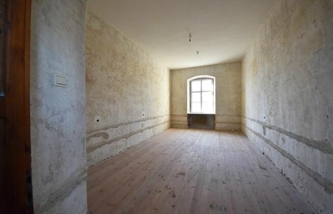 Na wynajem Barokowy Dwór Biskupice, Opolskie.