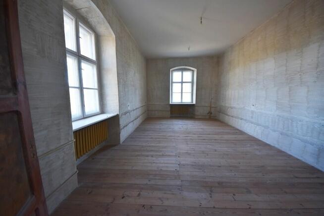 Na wynajem Barokowy Dwór Biskupice, Opolskie.