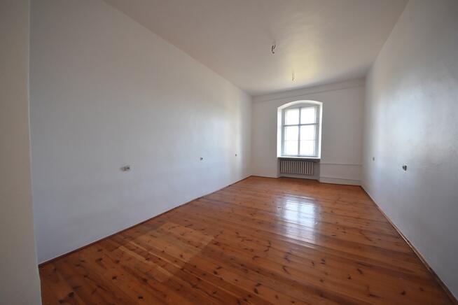 Na Sprzedaż Barokowy Dwór Biskupice, Opolskie.