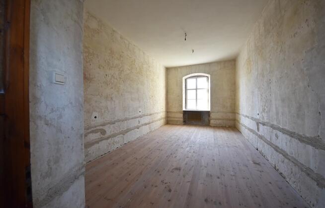 Na Sprzedaż Barokowy Dwór Biskupice, Opolskie.