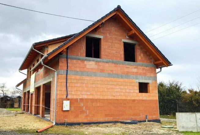 Dom sprzedaż pow. 270 m2, dz. 4,5 ar Dębie
