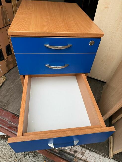 Kontenerek pod biurko kontenerki przybiorniki na kółkach