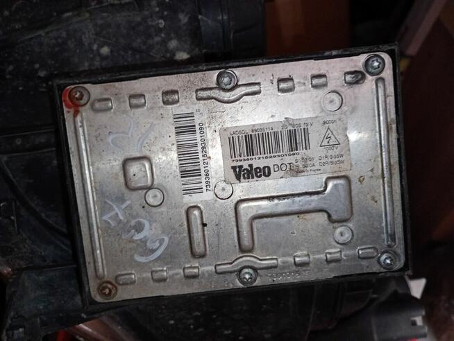 Lampa prawa przód Xenon Peugeot 607