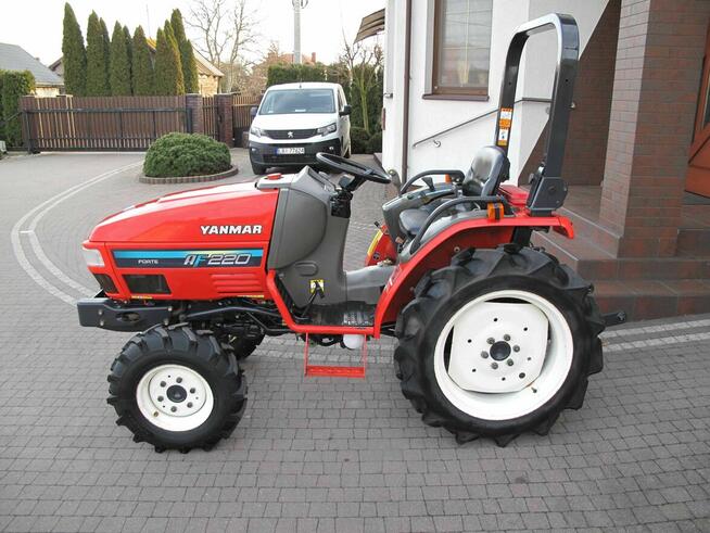 Mini Traktorek Yanmar AF220 4X4 20KM Wspomaganie Rewers