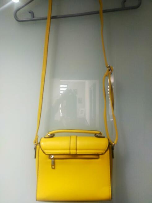 Nowa torebka w kolorze musztardowym