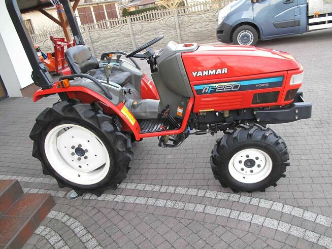 Mini Traktorek Yanmar AF220 4X4 20KM Wspomaganie Rewers