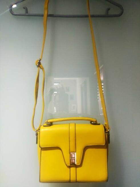 Nowa torebka w kolorze musztardowym