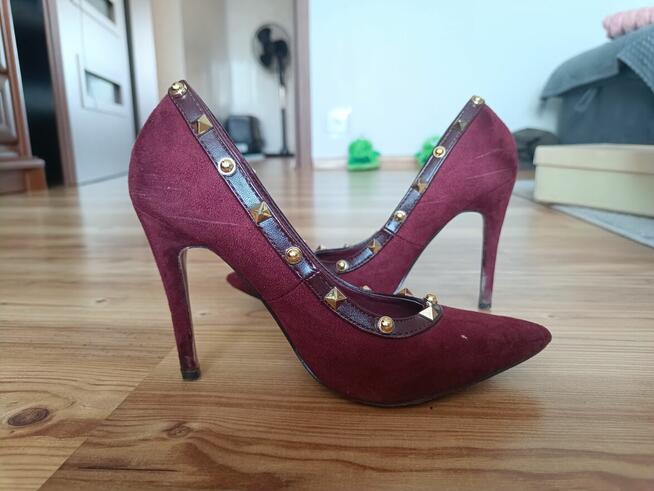 Buty damskie na obcasie