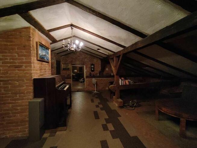 Zespół budynków mieszkalno-usługowych 2650m2 USTROŃ centrum