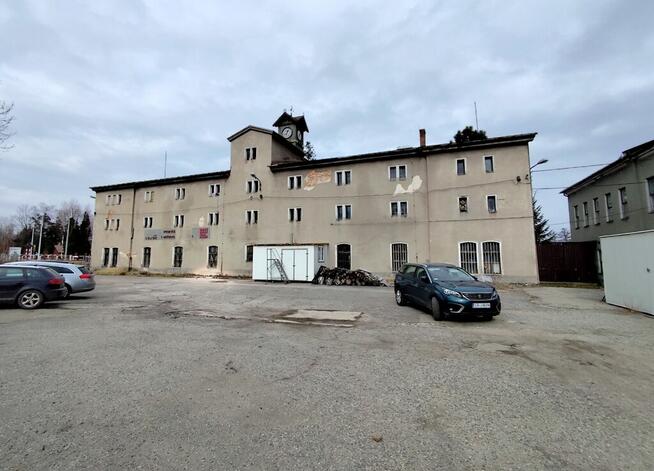 Zespół budynków mieszkalno-usługowych 2650m2 USTROŃ centrum