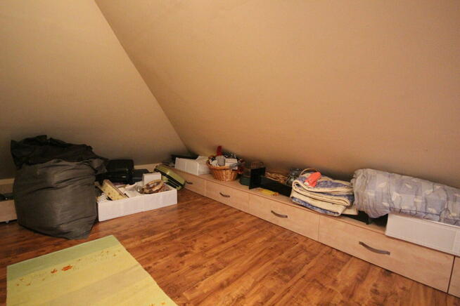 7pok 230met, okolice Wierzbowej GARAŻ/OGRÓD/2005 (Długołęka)