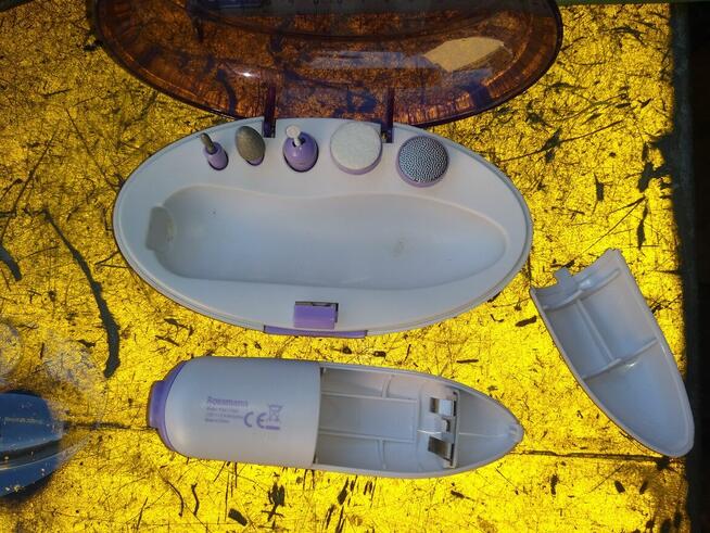 Frezarka do paznokci z freezami, bateryjna, 25 zł.