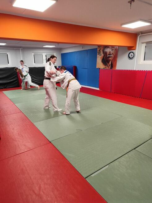 Treningi judo, treningi jujitsu.