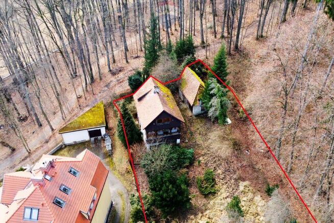 Działka z małym domem na sprzedaż – wyjątkowa okaz