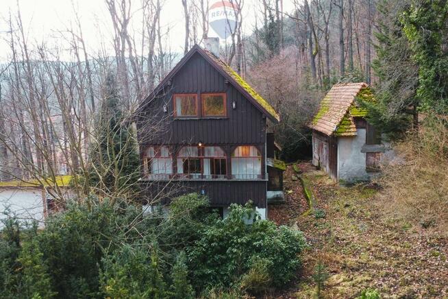 Działka z małym domem na sprzedaż – wyjątkowa okaz