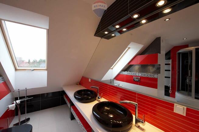 Dom nad morzem. Całoroczny, z dużą działką.