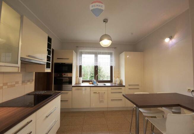 Dom nad morzem. Całoroczny, z dużą działką.