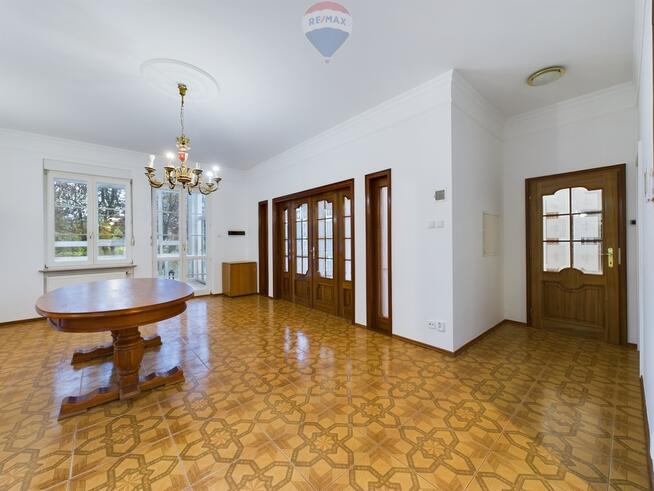 Willa z przestronnymi wnętrzami w Nowych Bielicach