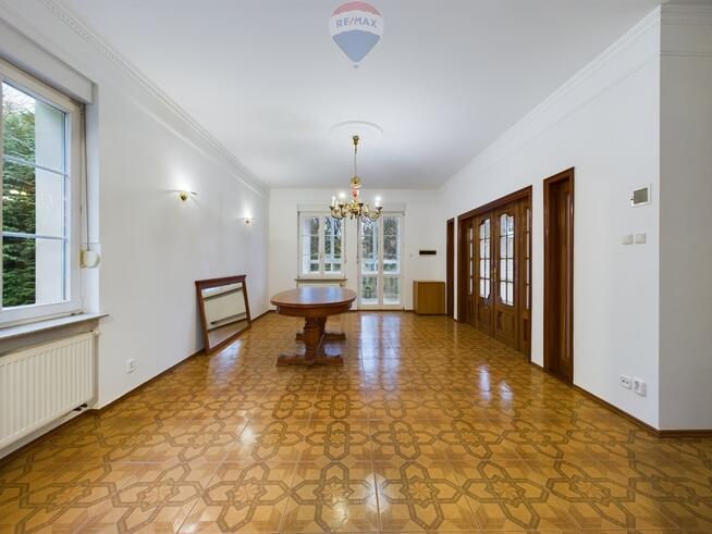 Willa z przestronnymi wnętrzami w Nowych Bielicach