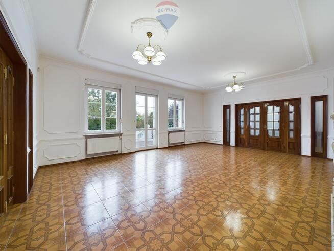 Willa z przestronnymi wnętrzami w Nowych Bielicach