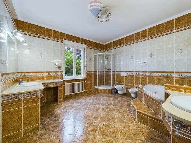 Willa z przestronnymi wnętrzami w Nowych Bielicach