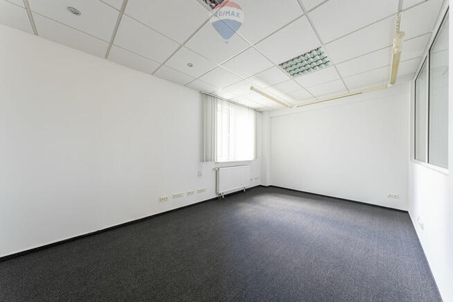 LOKAL BIUROWY PRZY STACJI METRA PŁOCKA