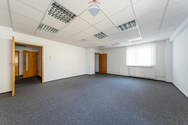 LOKAL BIUROWY PRZY STACJI METRA PŁOCKA