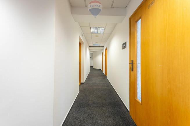 LOKAL BIUROWY PRZY STACJI METRA PŁOCKA