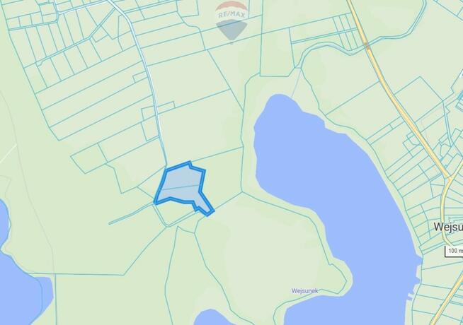 Duża działka w otoczeniu jezior i lasów