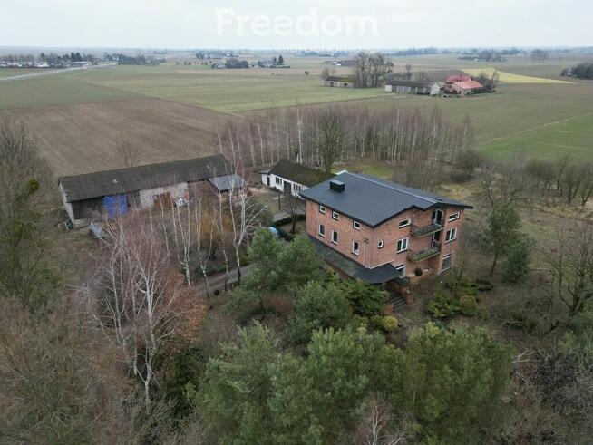 Duży dom na dużej działce w Leopoldowie