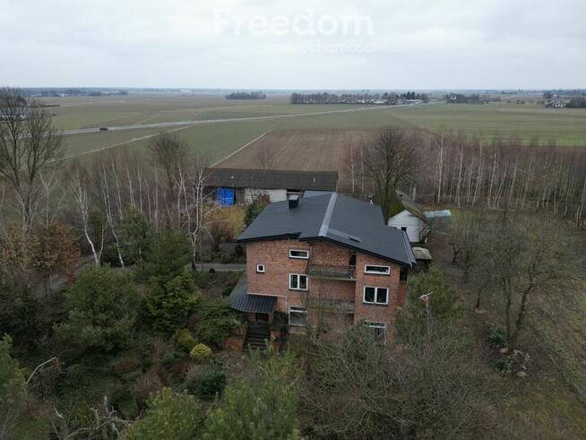 Duży dom na dużej działce w Leopoldowie