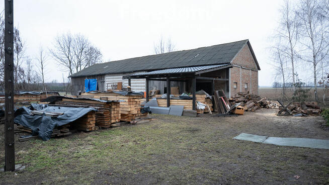 Duży dom na dużej działce w Leopoldowie