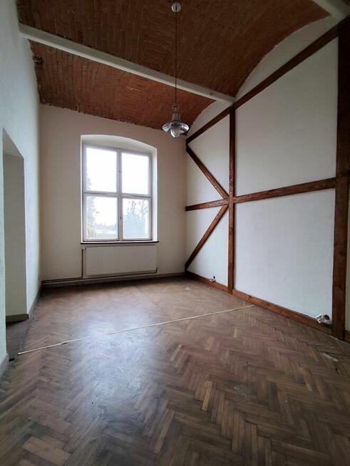 Zespół budynków mieszkalno-usługowych 2650m2 USTROŃ centrum