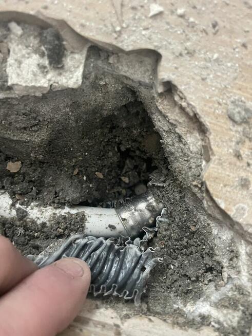 Hydraulik Usługi hydrauliczne Naprawa spłuczek Montaż kabin