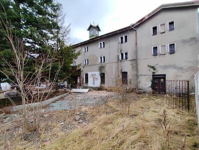 Zespół budynków mieszkalno-usługowych 2650m2 USTROŃ centrum