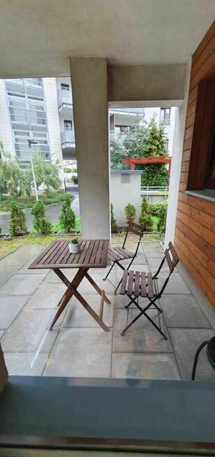 kawalerka z tarasem i ogródkiem na Woli