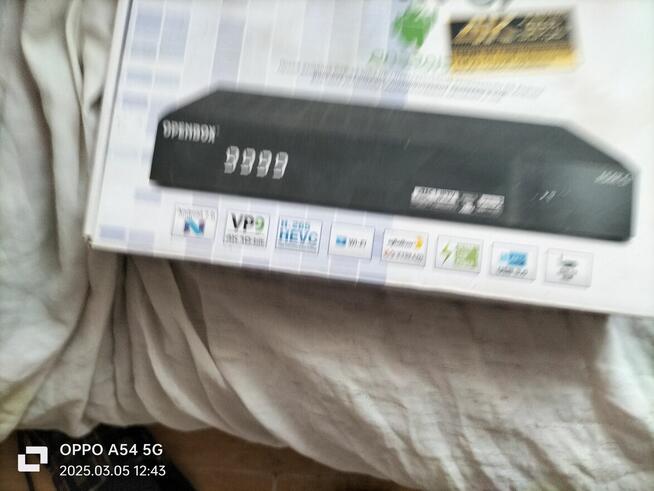 Tuner satelitarny 4 K,Open box+ Pilot oryginalny