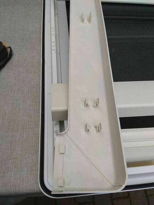 Kamper okno uchylne z roletą i moskitierą Seitz S4