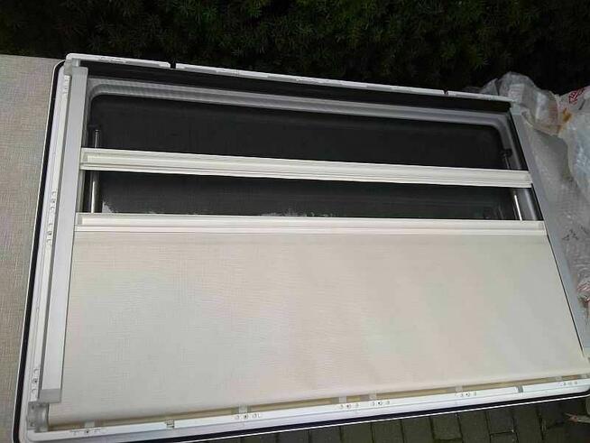 Kamper okno uchylne z roletą i moskitierą Seitz S4