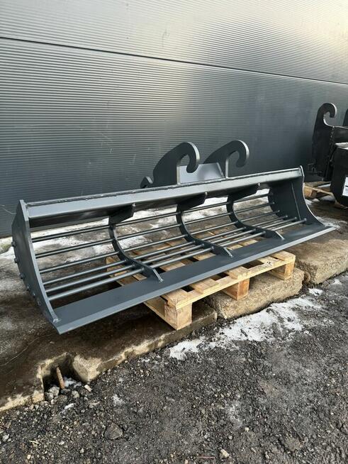 Łyżka skarpowa ażurowa 180cm 3,6-5,5t CW10