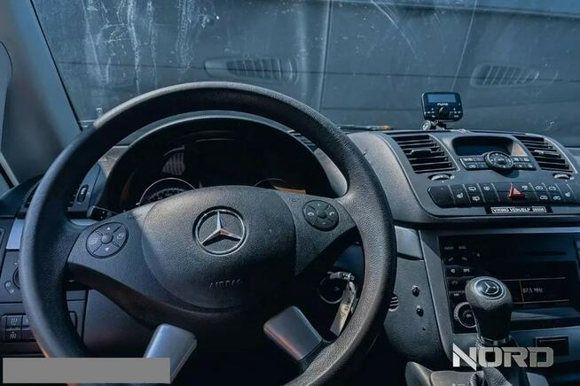 Mercedes Vito *Bezwypadkowy, Serwisowany, Zarejestrowany, 4x4, 8 osobowy, fv23%*