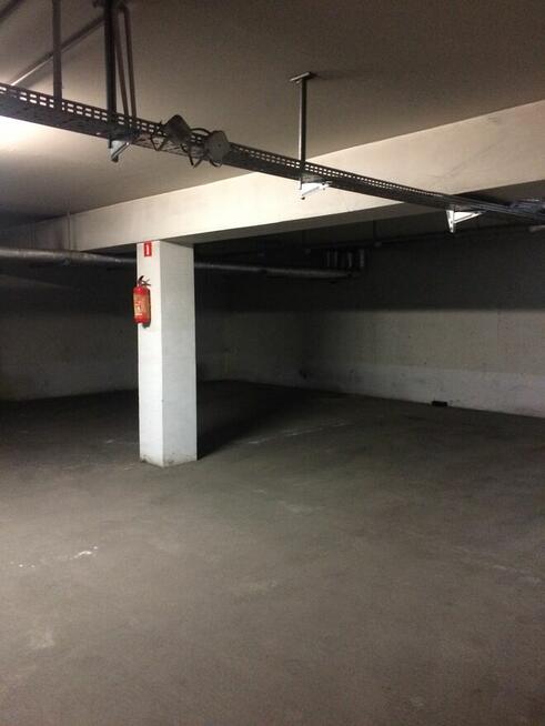 Miejsce postojowe w garażu do wynajęcia ul. Kościelna, Jeżyc